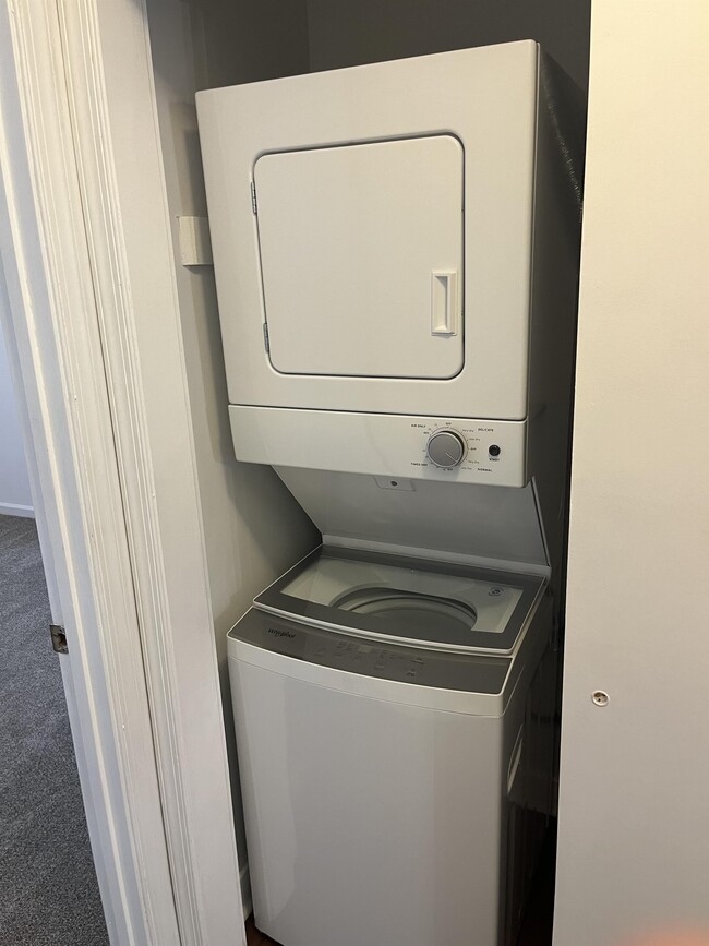 Building Photo - 6530 Laguna Point