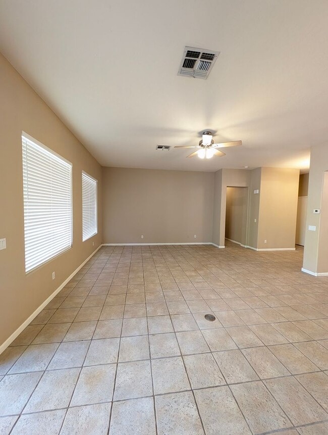 Building Photo - AVAILABLE NOW IN HIGLEY GROVES!!!!