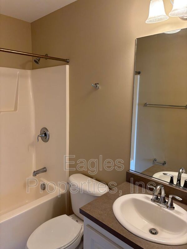 Building Photo - 103 Kestrel Ct