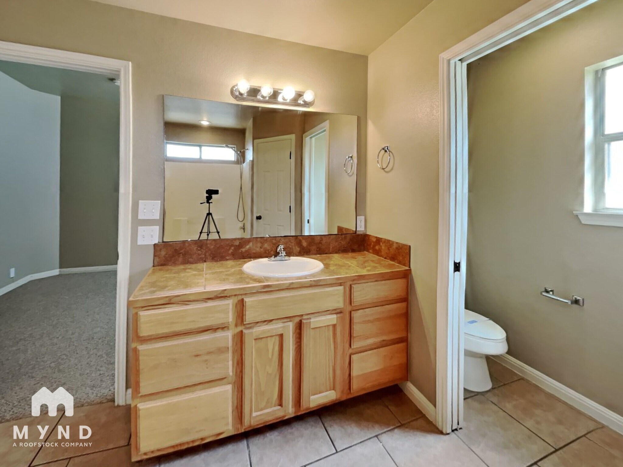 Building Photo - 3050 Pine Valley Dr