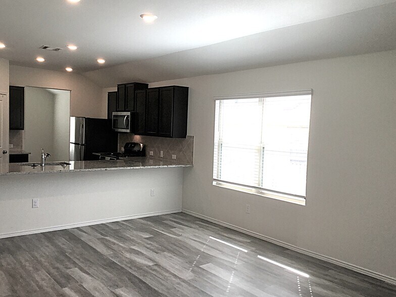 Building Photo - 5728 Southerner Way