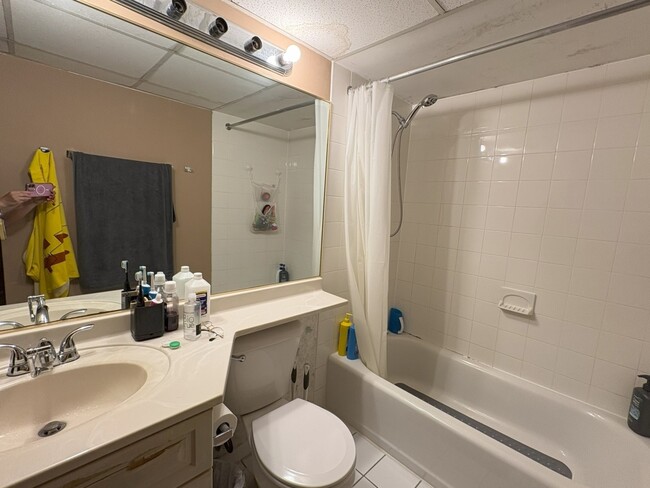 Building Photo - 3854 S Parkway Dr