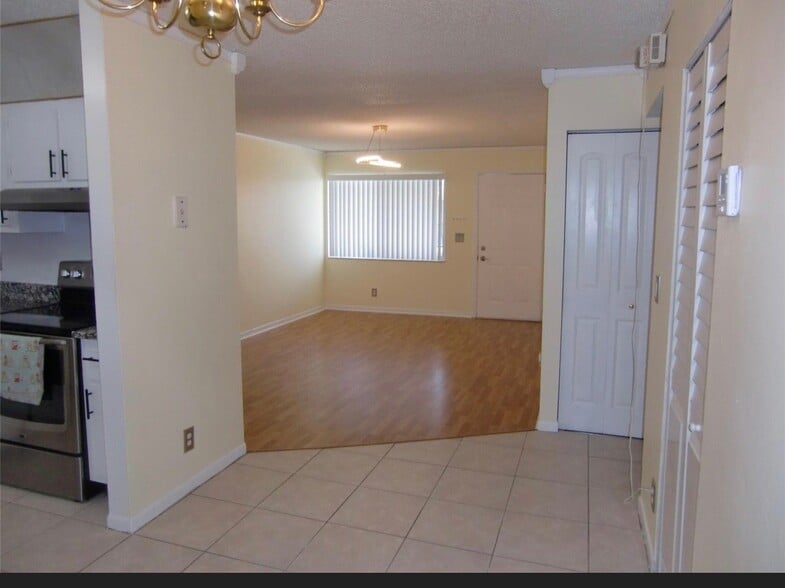 Building Photo - 3261 NW 102nd Terrace