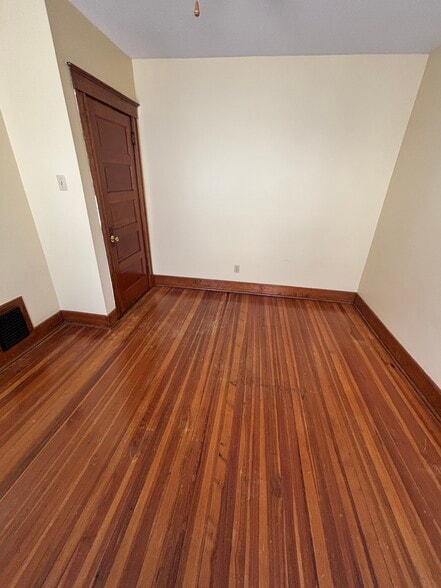 Building Photo - 33 Brooklawn St