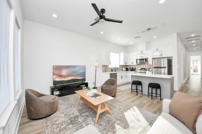 Building Photo - 3909 Maggie St