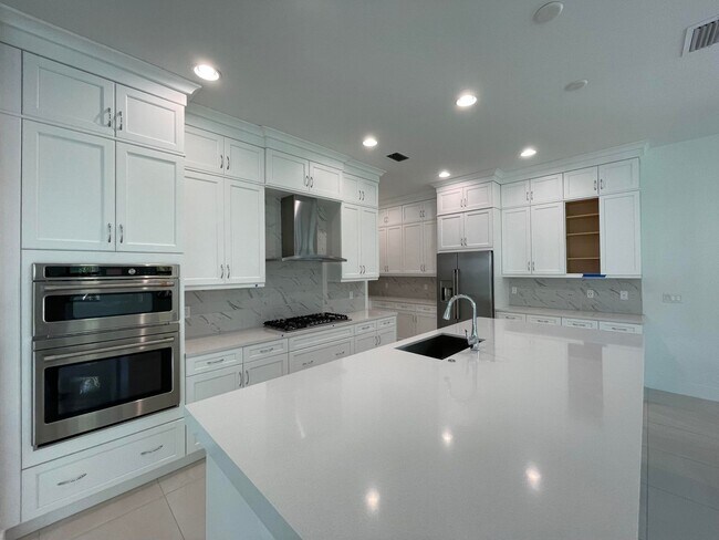 Building Photo - 13575 Artisan Cir