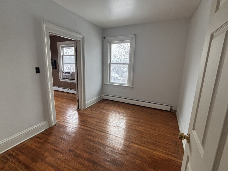 Building Photo - 103 Ulster Ave