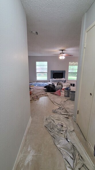 EntryWay - 10562 Bounty Dr