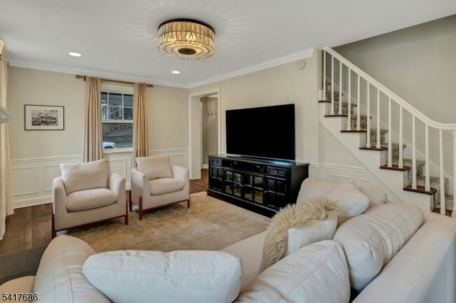 Building Photo - 21 Ridgedale Ave