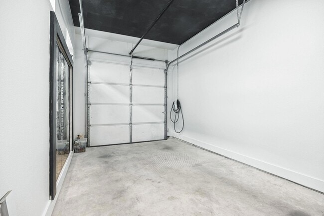 Building Photo - 1218 Eleanor St