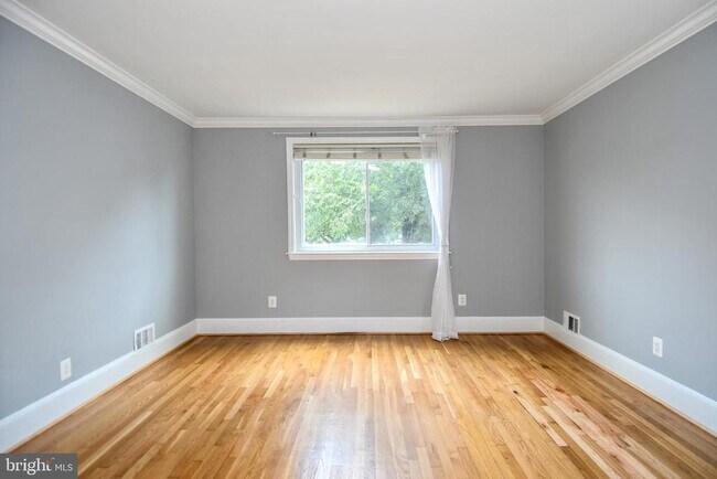 Building Photo - 4710 Queensbury Rd