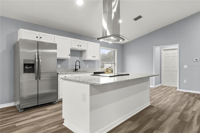 Building Photo - 460 Martigues Dr