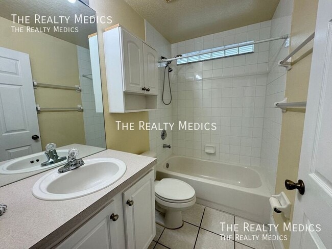 Building Photo - 2719 Crane's Cove Dr