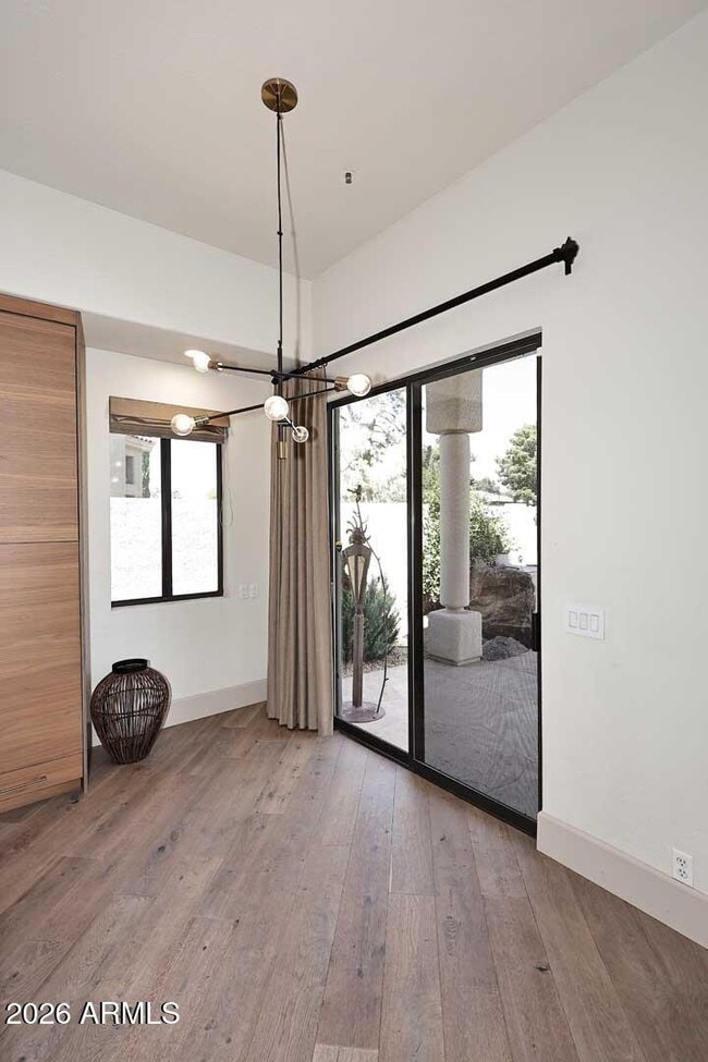 Building Photo - 8334 E Jenan Dr