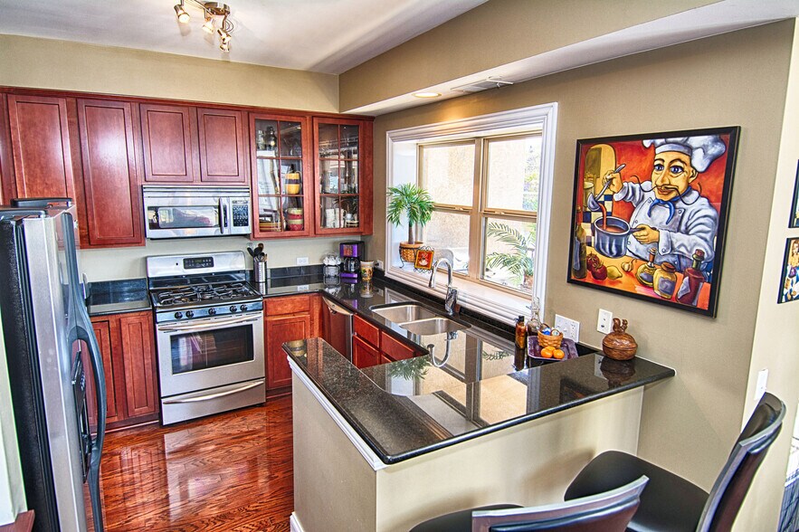 Fountain Square 50 S Grove Ave Elgin IL 60120 Apartment Finder