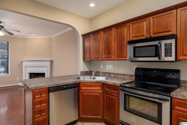 Building Photo - 2250 Ridgemont Dr