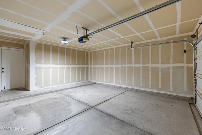 Building Photo - 60958 Cantle Ct