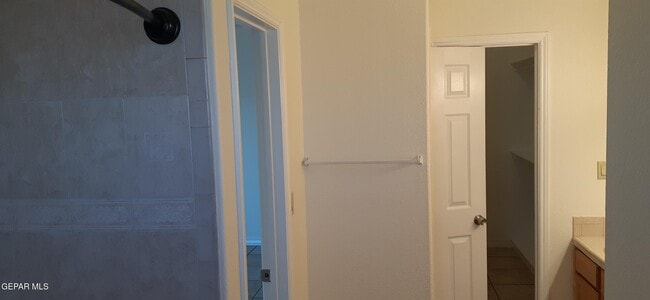 Building Photo - 5466 Buffalo Creek Dr