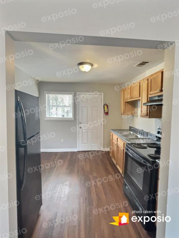 Building Photo - 1910 Center Ave