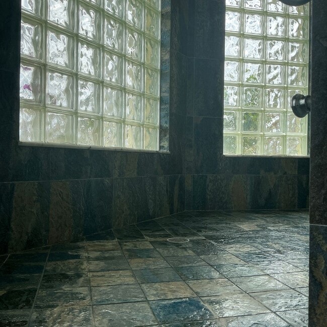 Building Photo - Pool home 4/3/2  Located East of US One  for Rent