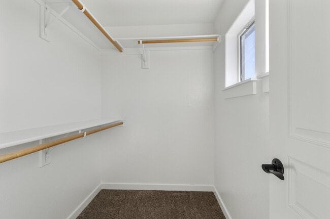 Building Photo - 10102 W Brownstone Dr