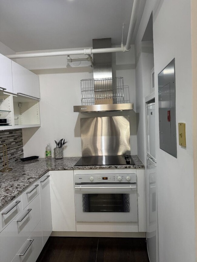 Building Photo - 199 14th St NE