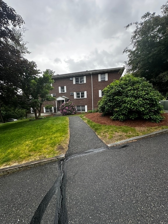 Building Photo - 205 Great Rd