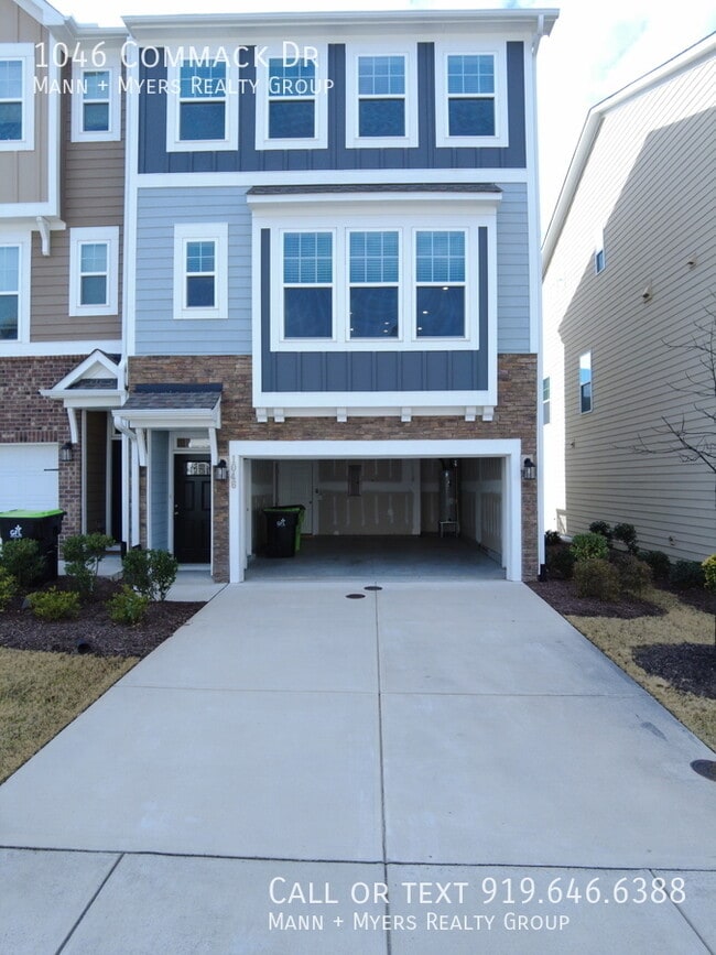 Building Photo - 1046 Commack Dr