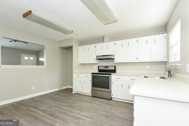 Building Photo - 1565 Island Way