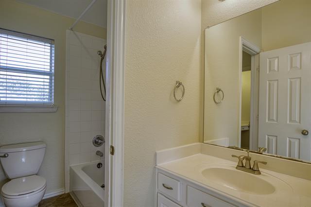 Building Photo - 4528 Oak Shores Dr