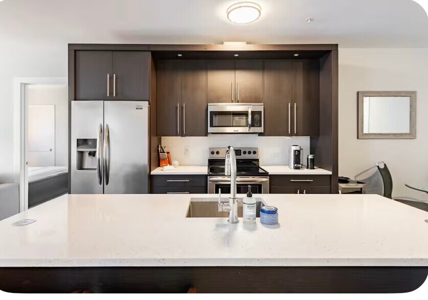 Kitchen - 6401 Park Ave