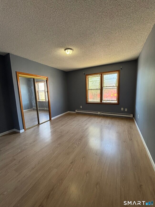 Building Photo - 552 Franklin Ave