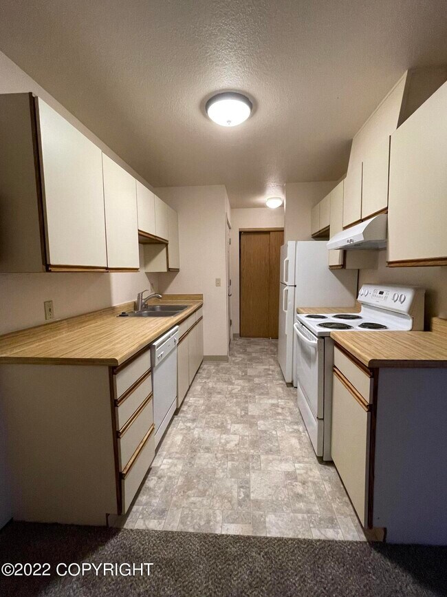 Building Photo - 3580 W Dimond Blvd