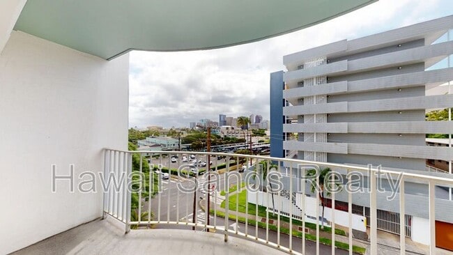 Building Photo - 710 Lunalilo St
