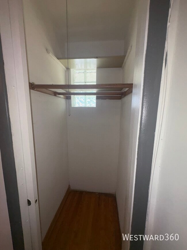 Building Photo - 13820 S Tracy-SFH