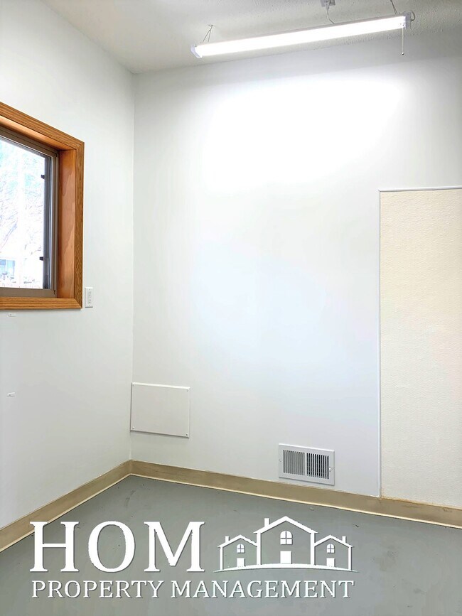 Building Photo - 140 Peggy Ln