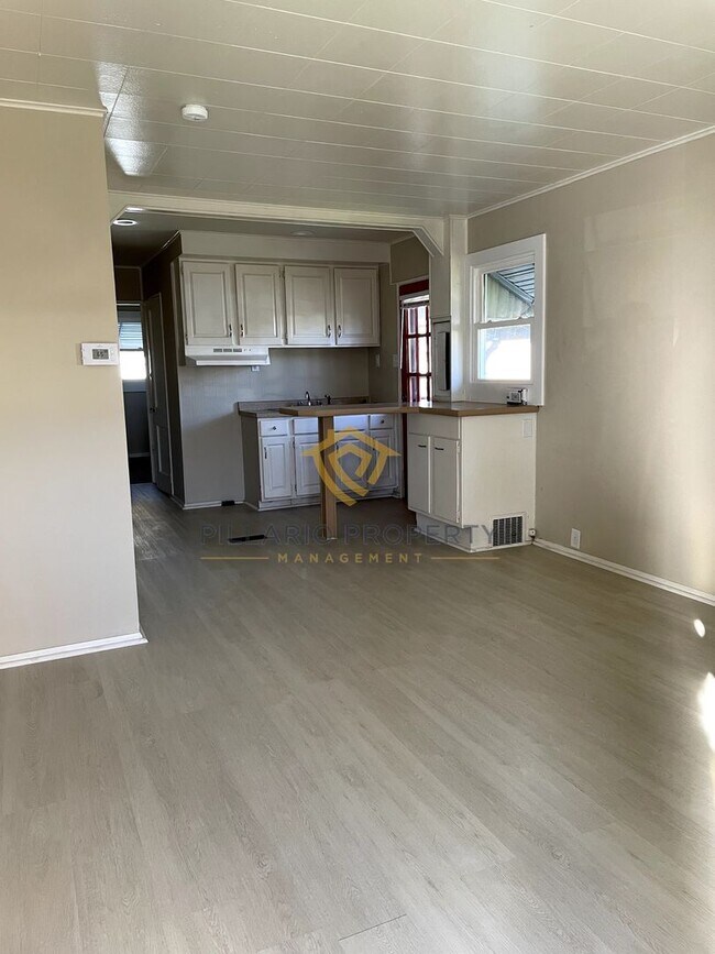 Building Photo - 5260-5262 Fletcher Avenue