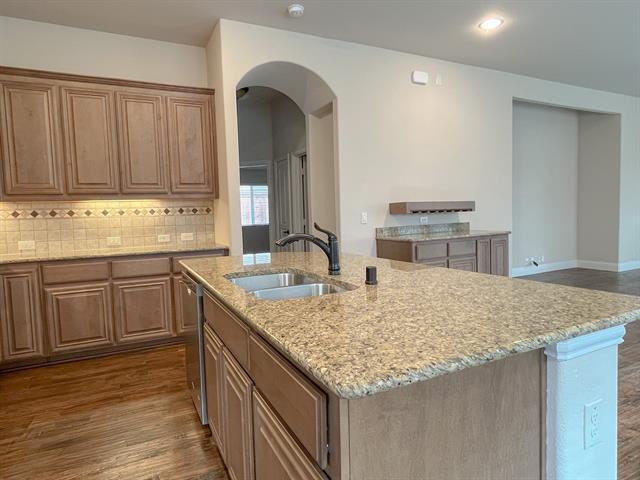 Building Photo - 1205 Roadrunner Dr