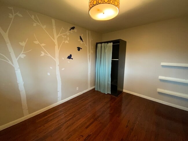 Building Photo - Spacious 3BD Home with Large Backyard, Quartz Counters & 2-Car Garage
