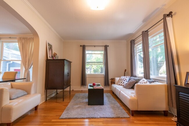 Building Photo - 6406 SE 44th Ave