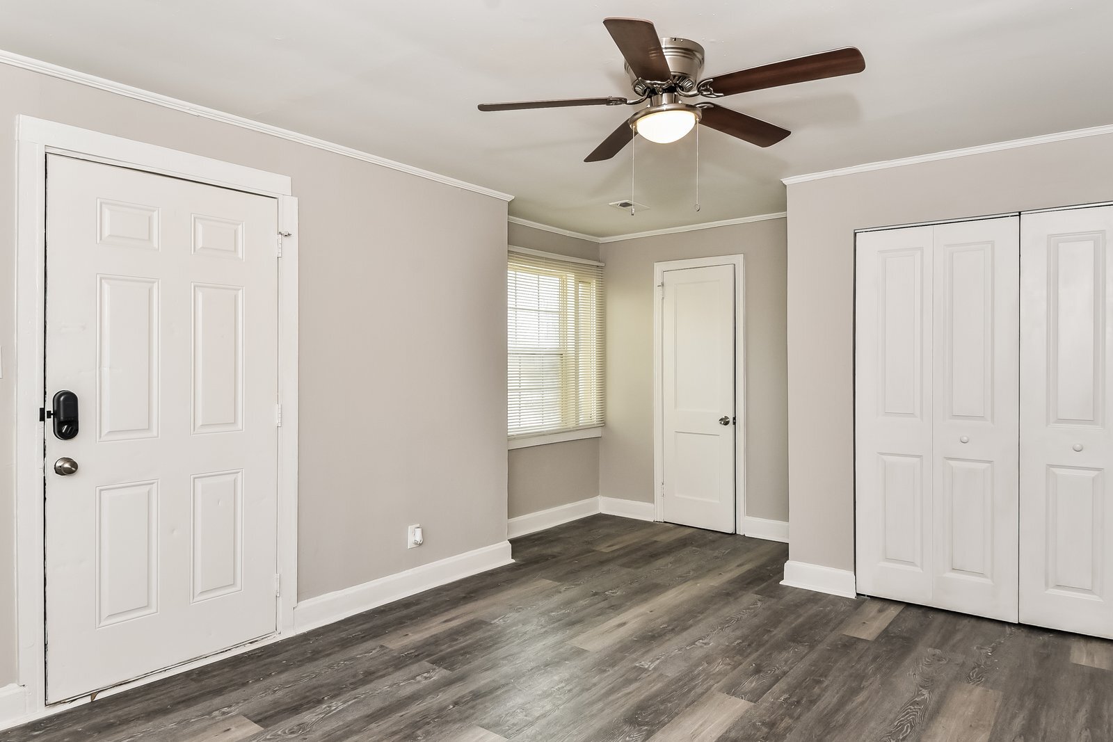 Building Photo - 613 Chesnut St