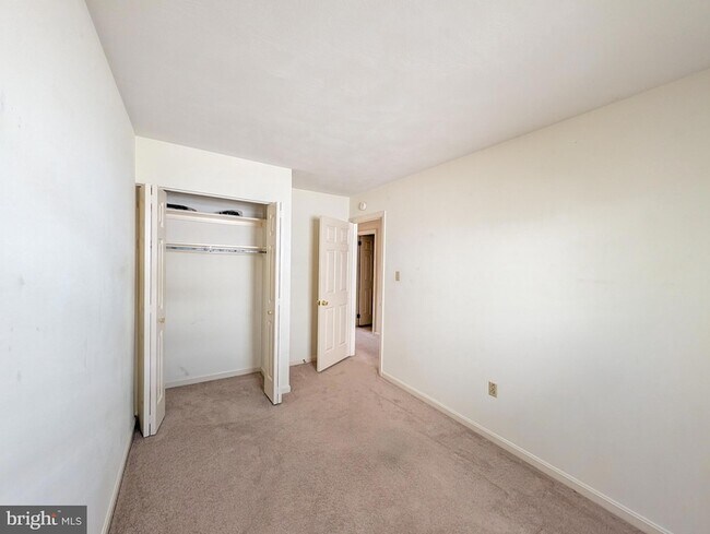 Building Photo - 105 Ridge Ave