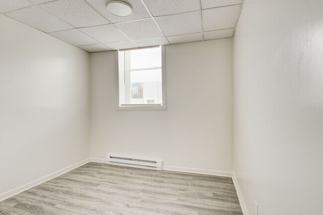 Building Photo - Central Plaza Apartments