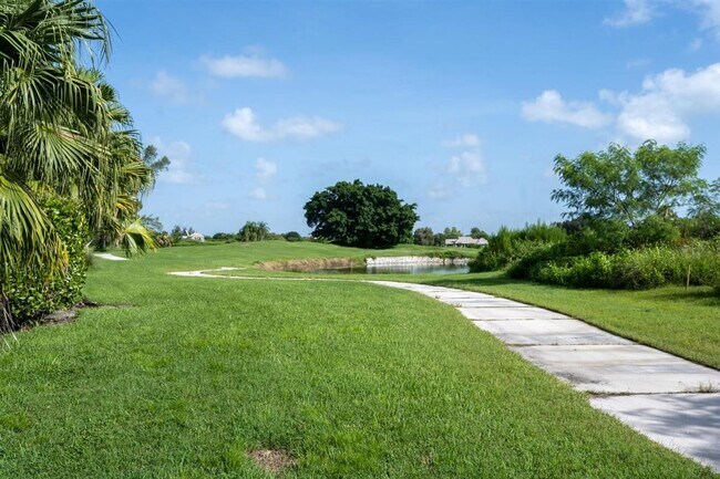 Building Photo - 2592 Sheltingham Dr