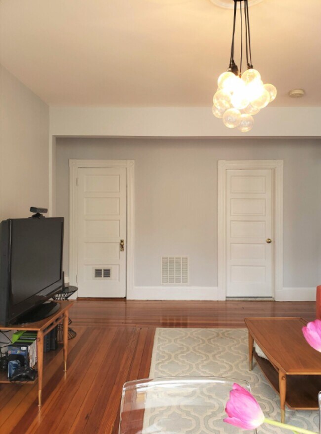 Building Photo - 12 Oliver Rd