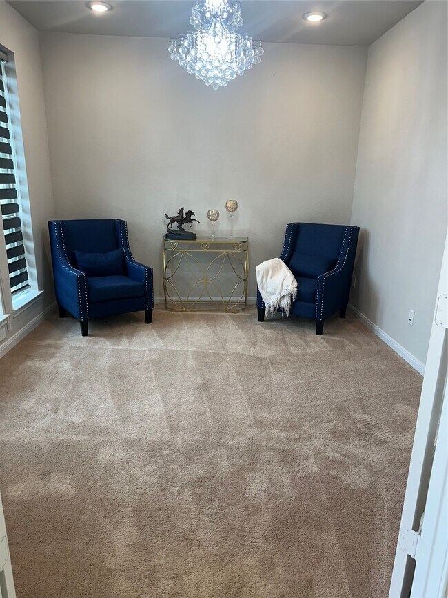 Building Photo - 1617 Darwin Cedar Dr