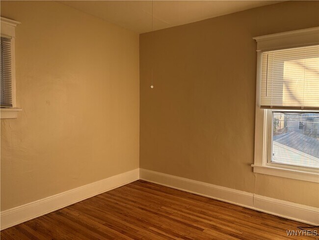 Building Photo - 430 Colvin Ave