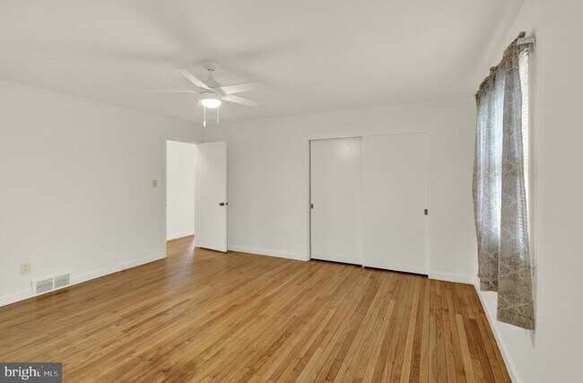 Building Photo - 13 Lupine Ln