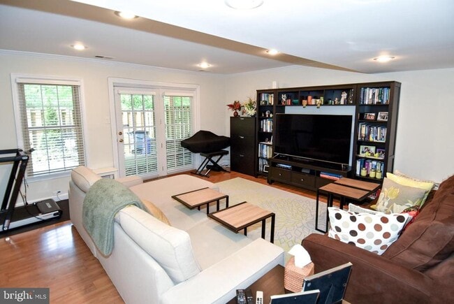 Building Photo - 5433 Grove Ridge Way