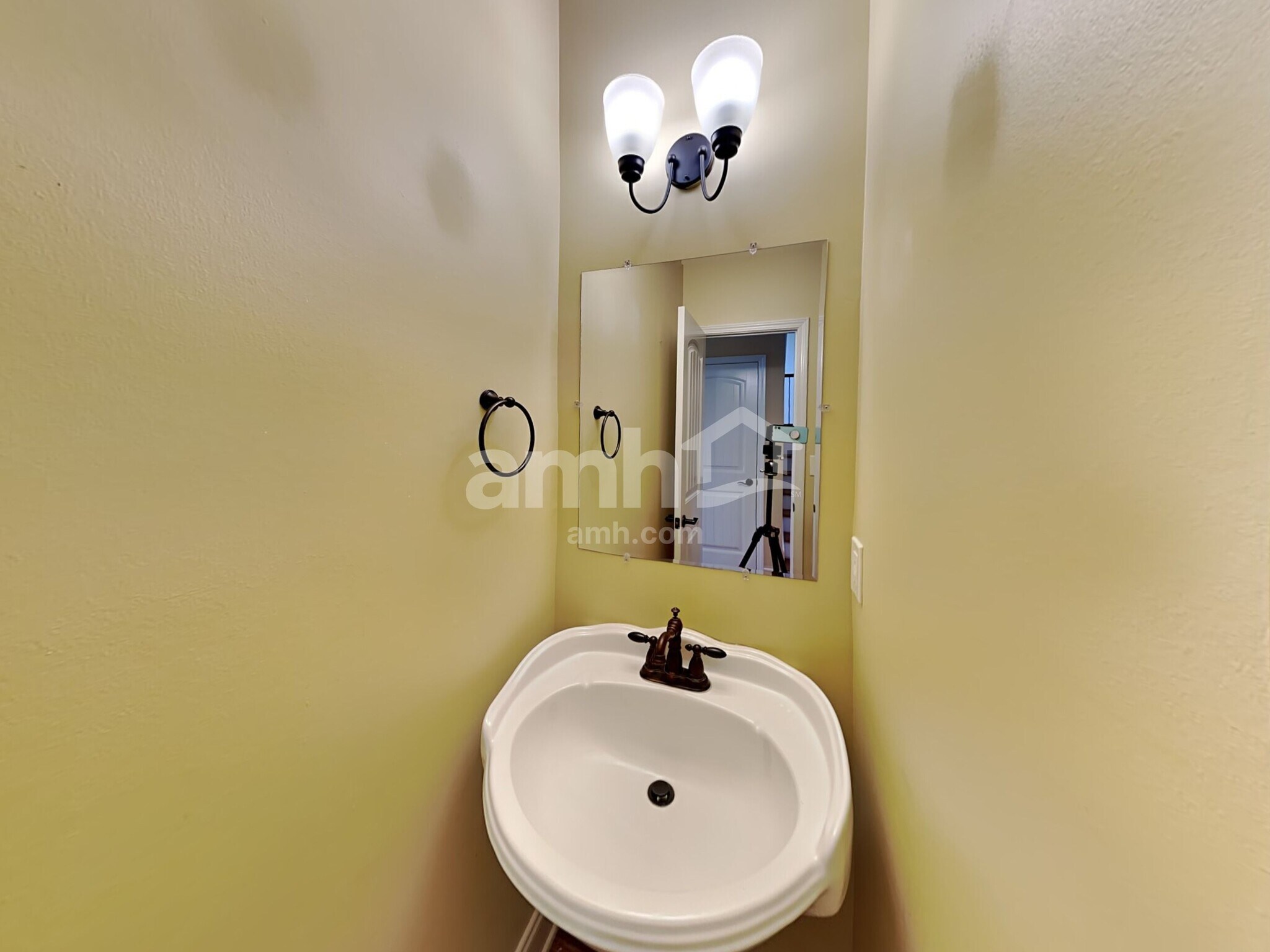 Building Photo - 103 Oakwind Pky